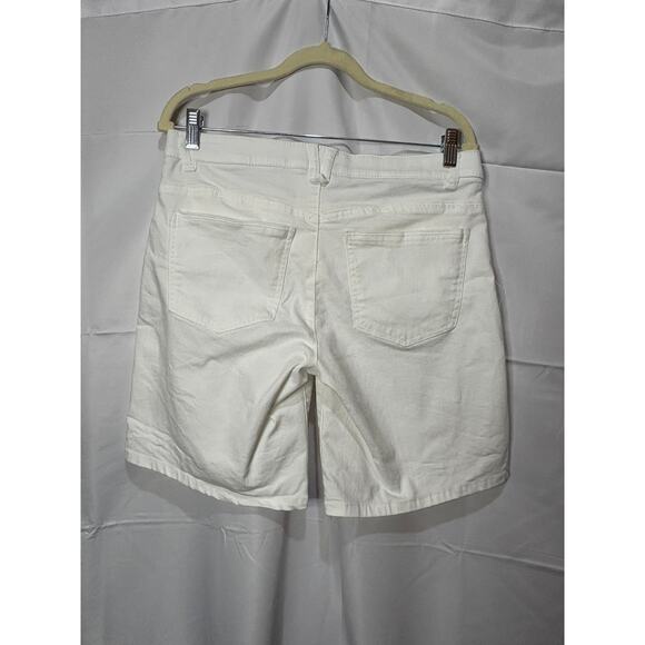 Democracy Mid-Rise "Ab"solution® White Denim 7" Short Size 8 - Picture 6 of 8